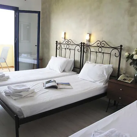 Azur Hotel 2*