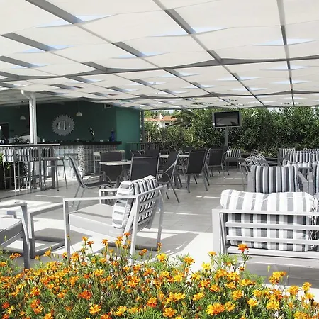 Hotel Azur 2*