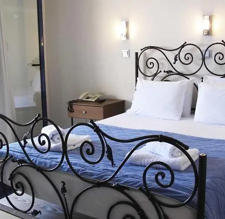 Azur Hotel 2*