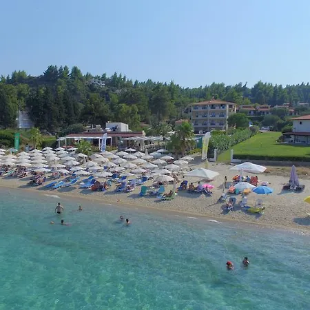 Azur Hotel 2*