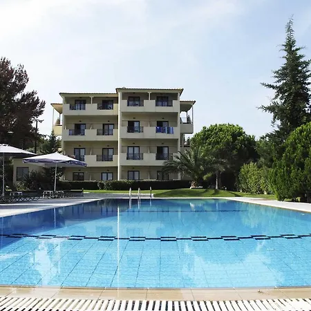 Azur Hotel 2*